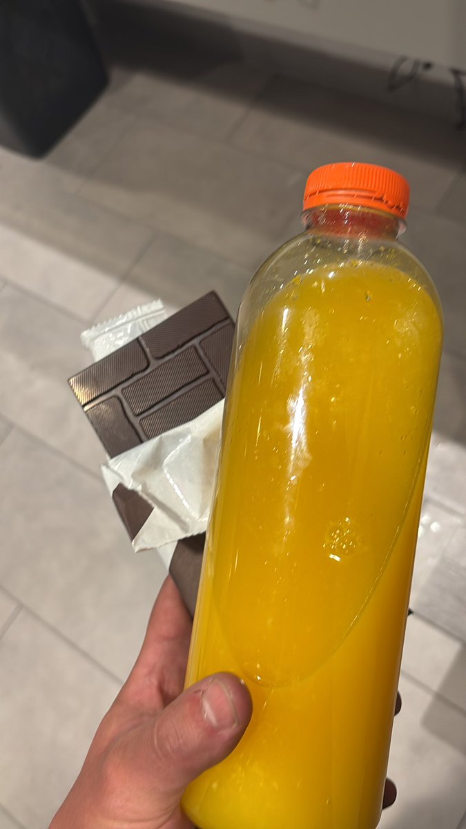 TravelingTintin11:11🐸 tweet media