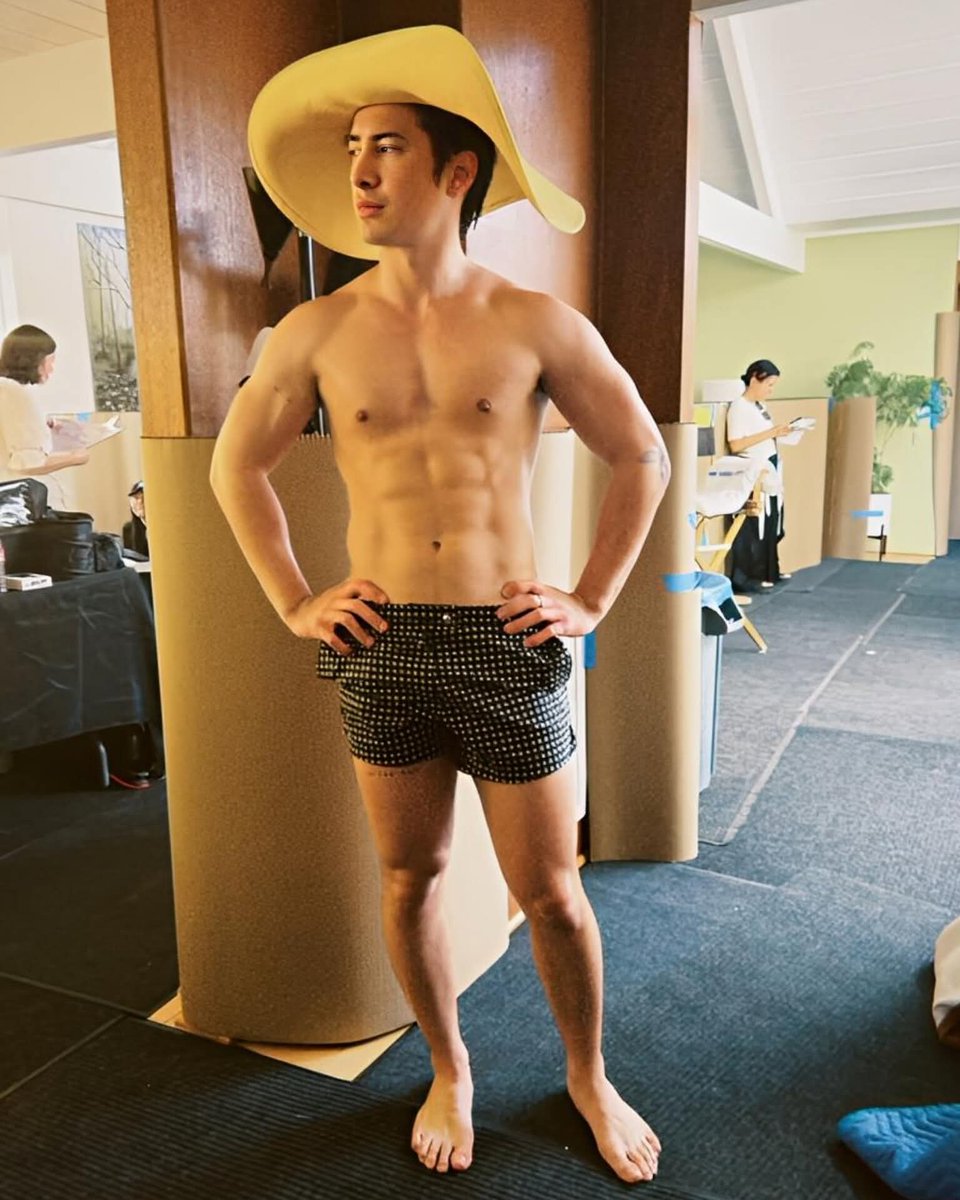 Romega_TV's tweet image. #HudsonWilliams, estrella de “Heated Rivalry”, en una nueva foto. 🔥

#lifestyle #positivevibes