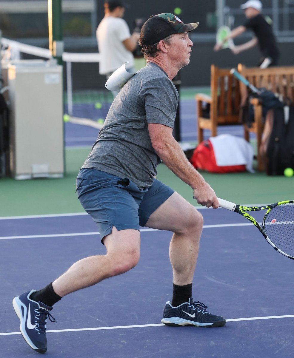 jojorbbit's tweet image. the size of his thighs… #wow