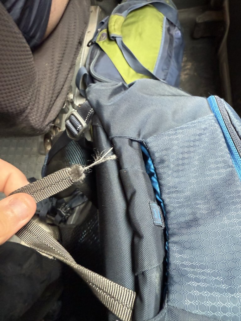 RoeiShapira's tweet image. @Samsonite, your "Global Warranty" is a scam. 🚩
My @GregoryPacks failed in Peru. Rep David told me to pay for the repair myself and said a torn pack is "usable" for trekking.
Is this your standard?

#GregoryPacks #Samsonite #CustomerService #Peru