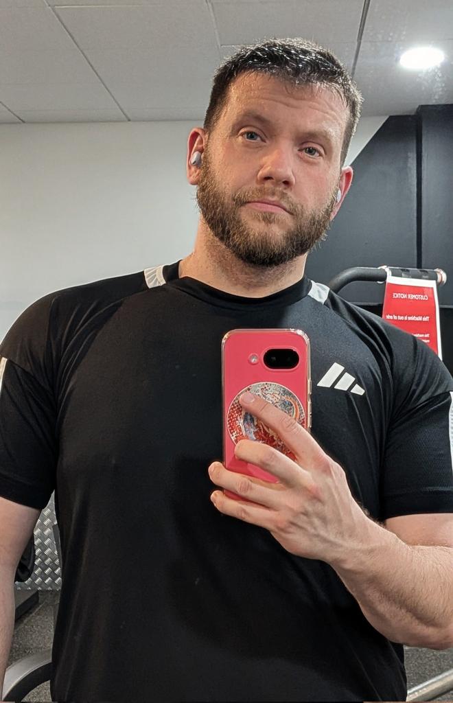 Spideyroxas's tweet image. Do I give off Uncle vibes yet? #gym #selfie