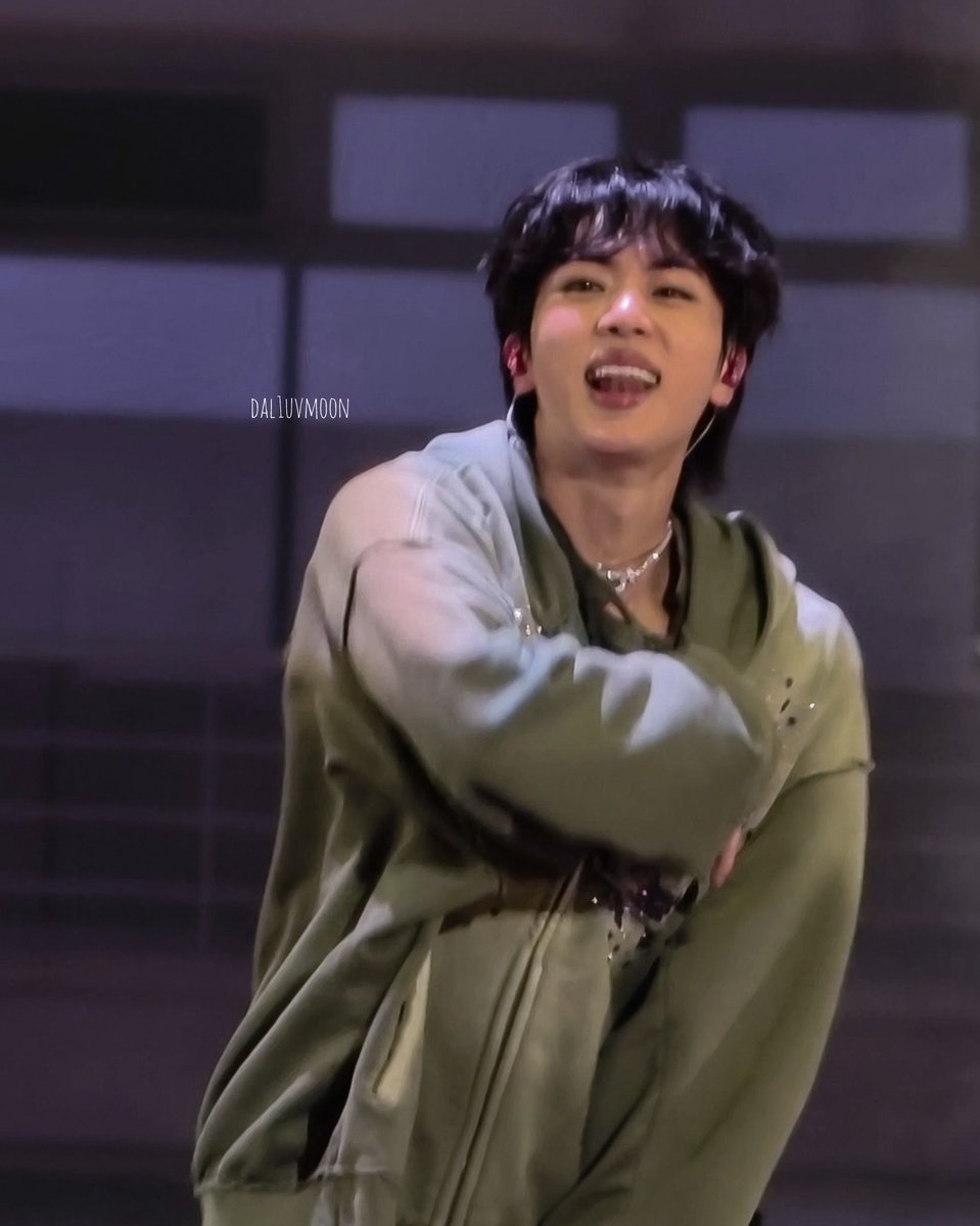 유유𖤐 tweet media