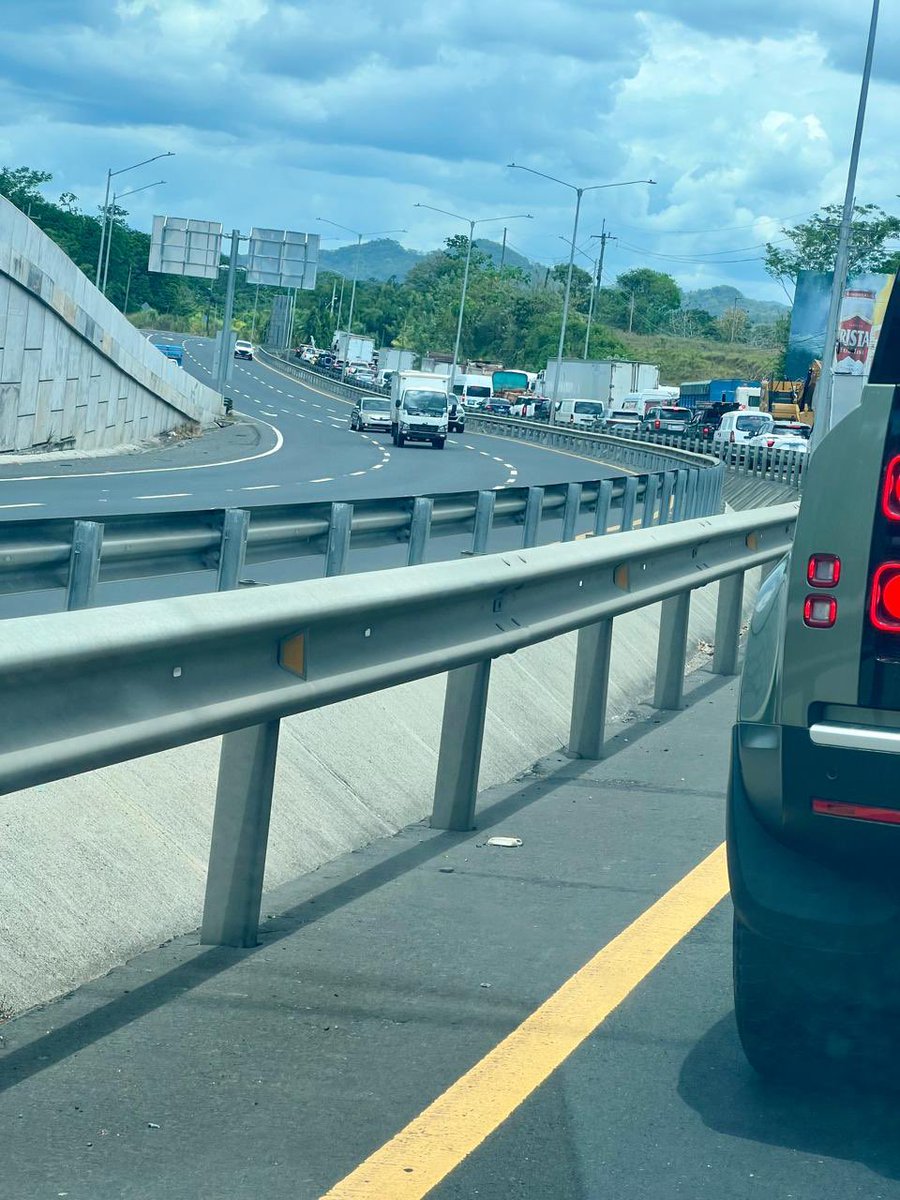 Tráfico Panamá tweet media