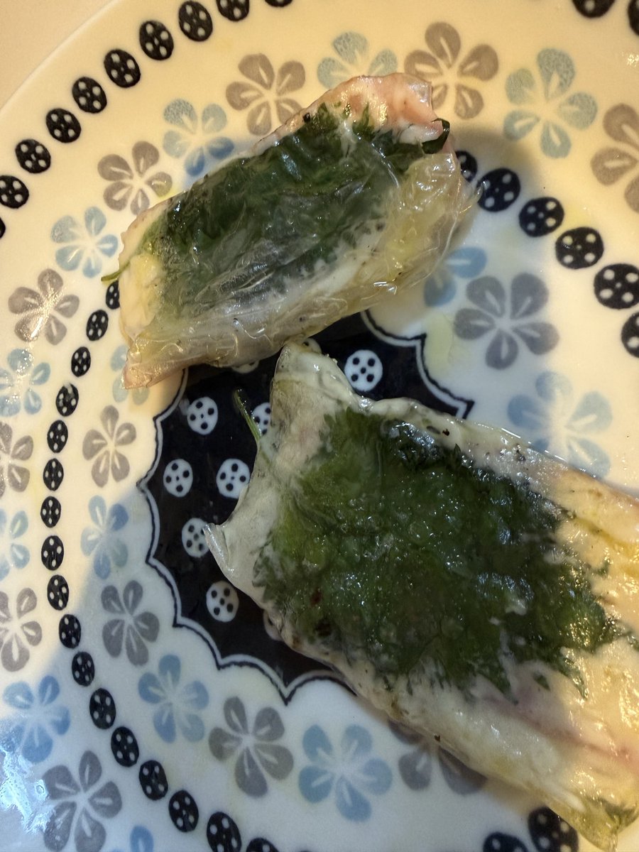 たれ tweet media