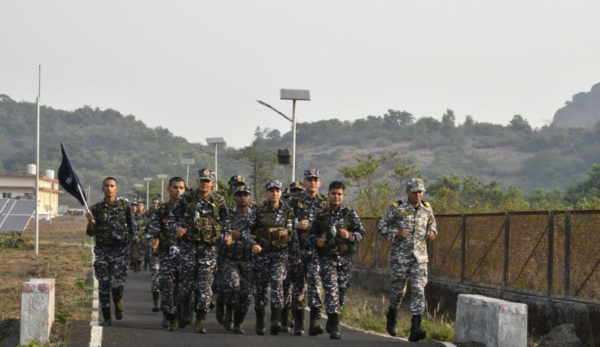 IN_INSShivaji's tweet image. Dare to Endure ⚓

#CampAgnipath — where #Courage meets #Preparation

The 4th edition of #CampAgnipath at @IN_INSShivaji was flagged off by Cmde S Parthiban, Commanding Officer on 24 Apr 26. Over three intense days, Agniveers will participate in navigation treks, watermanship &amp;amp;