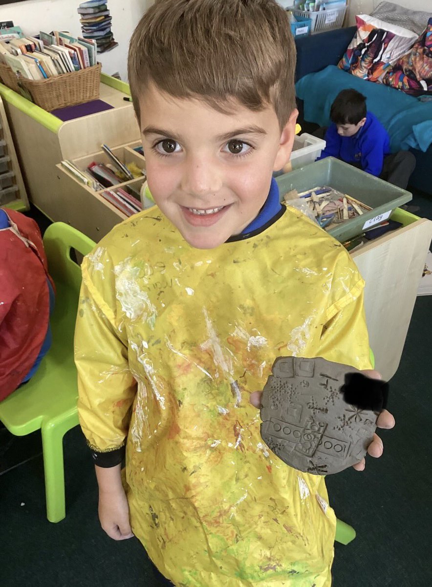 sissinghurstVA's tweet image. Exploring clay to make different marks using my hands and tools. Each child made their own model, some houses, penguins and tiles. @kapowprimary