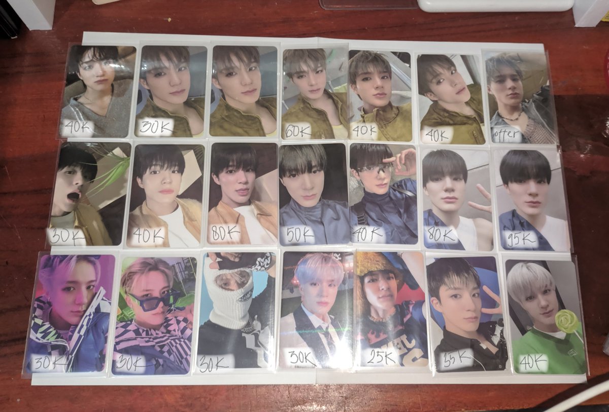 jn_cc0's tweet photo. WTS//ALL ABOUT JENOOO

💸Wajib splitpay 
📦inc pack, exc adm
✉️ bolee tanya" n nego tipis
🏡Dom Jateng https://t.co/7QZApC3gfZ