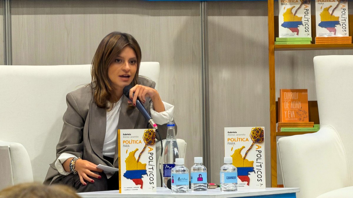 Escuela de Gobierno de la Universidad de los Andes tweet media