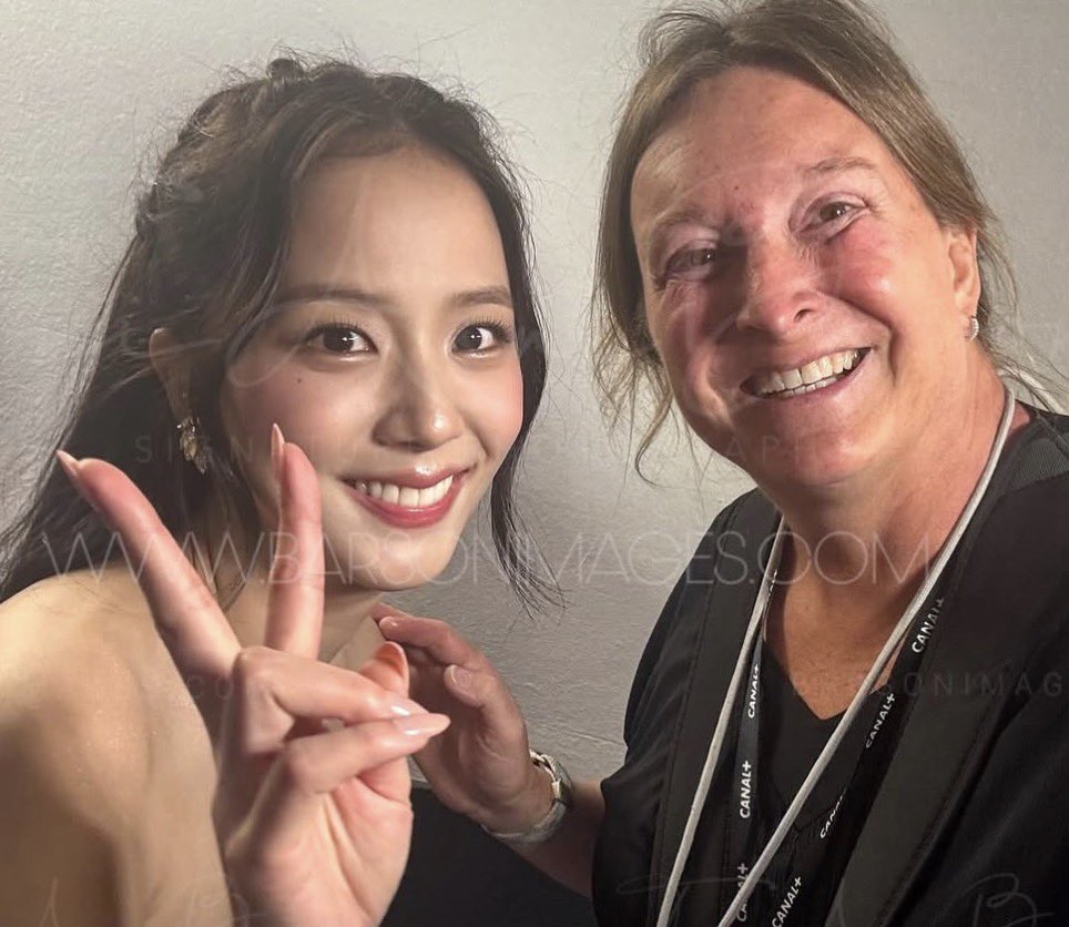 JISOO NEWS tweet media