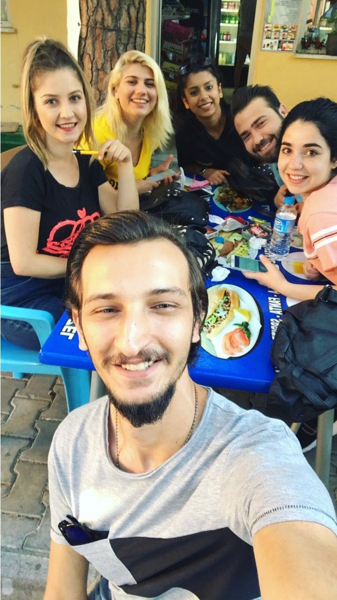 ziloscom's tweet photo. Doğum günün kutlu olsun Saltukhan canım arkadaşım seni unutmadık.Hep bize karşı gösterdiğin sevgiyle yaptığın abilikle hatırlanacaksın😭 https://t.co/M0X4X2mvIM