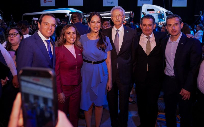 NewsGto's tweet image. Libia presents the C5 Room of Poliforum Leon
gtonews.com.mx/libia-presents…
#Poliforum #Leon #Guanajuato #C5Room #Events #Growth #Development #VisitGuanajuato #TraveltoGuanajuato #BusinessinGuanajuato