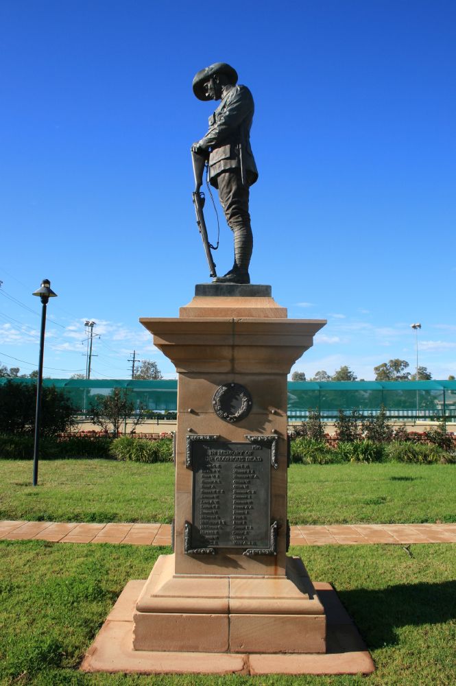 Warmemoria52861's tweet photo. Dalby War Memorial, Queensland - https://t.co/42BRa9QeQf - War Memorial Stories is a methodical digital archive dedicated to preserving the personal narratives behind local war memorials. #Dalby #Australia #ANZAC #WarMemorial 🇦🇺 https://t.co/kVylj2Sa7A