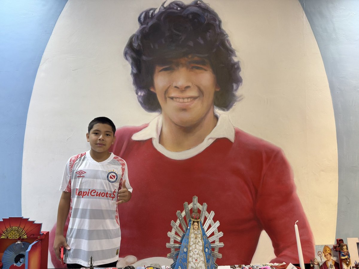 🏟️ Museo, Estadio y Santuario 🇵🇪 
Samuel vino desde Perú y complementó su Experiencia de entrenamiento con una visita guiada por el Diego Armando Maradona, con el objetivo de descubrir la historia y generar sentido de pertenencia con Argentinos Juniors 🐞🌎 
<a href="/MuseoAAAJ/">Museo - Estadio Diego Armando Maradona</a> 
#AAAJ