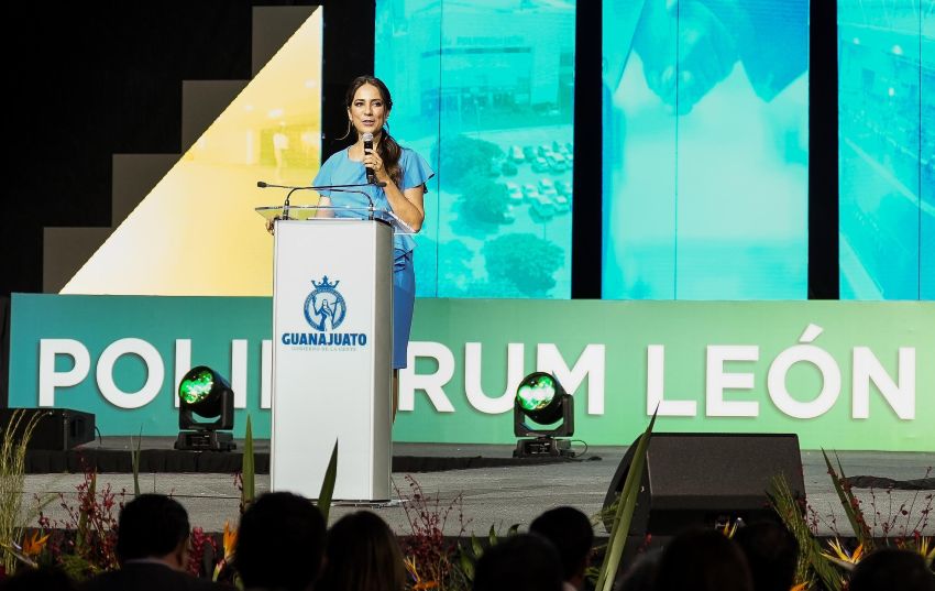 MasGto_'s tweet image. Libia presents the C5 Room of Poliforum Leon
gtonews.com.mx/libia-presents…
#Poliforum #Leon #Guanajuato #C5Room #Events #Growth #Development #VisitGuanajuato #TraveltoGuanajuato #BusinessinGuanajuato