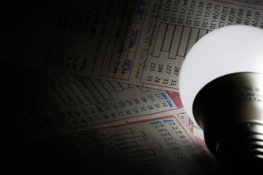 💡 ENERGIA | Após 4 meses, conta de luz volta a ter bandeira tarifária amarela

Após 5 meses consecutivos, o país terá bandeira tarifária amarela, que acrescenta R$ 1,88 a cada 100 kWh consumidos