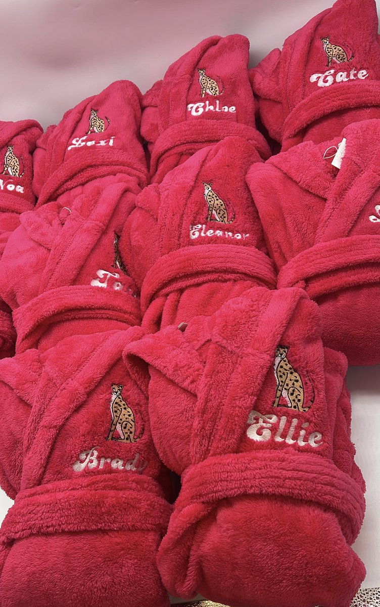 luxurytowel's tweet image. Wrap them in warmth, comfort, and a little bit of magic, Personalized Fleece Kids Robes. 40% OFF + FREE Shipping #gifts #personalizedgift #personalizedgifts #gift #giftforkid #personalized #turkey #kids #persoanalizedrobes #unicorn