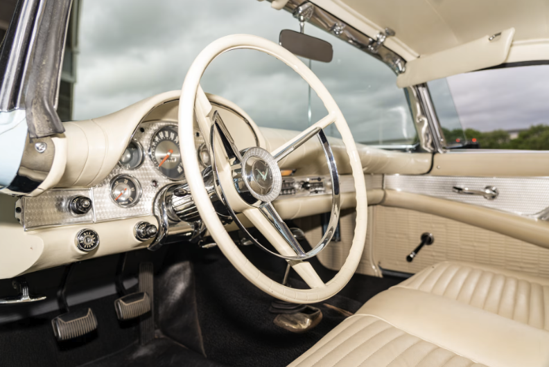 Mecum Auctions tweet media