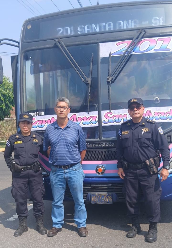 PNC El Salvador tweet media