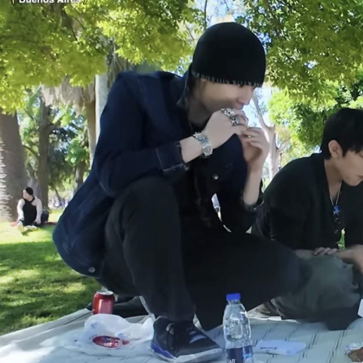 belu ★ tweet media