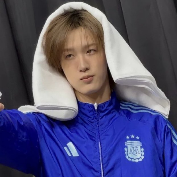 belu ★ tweet media