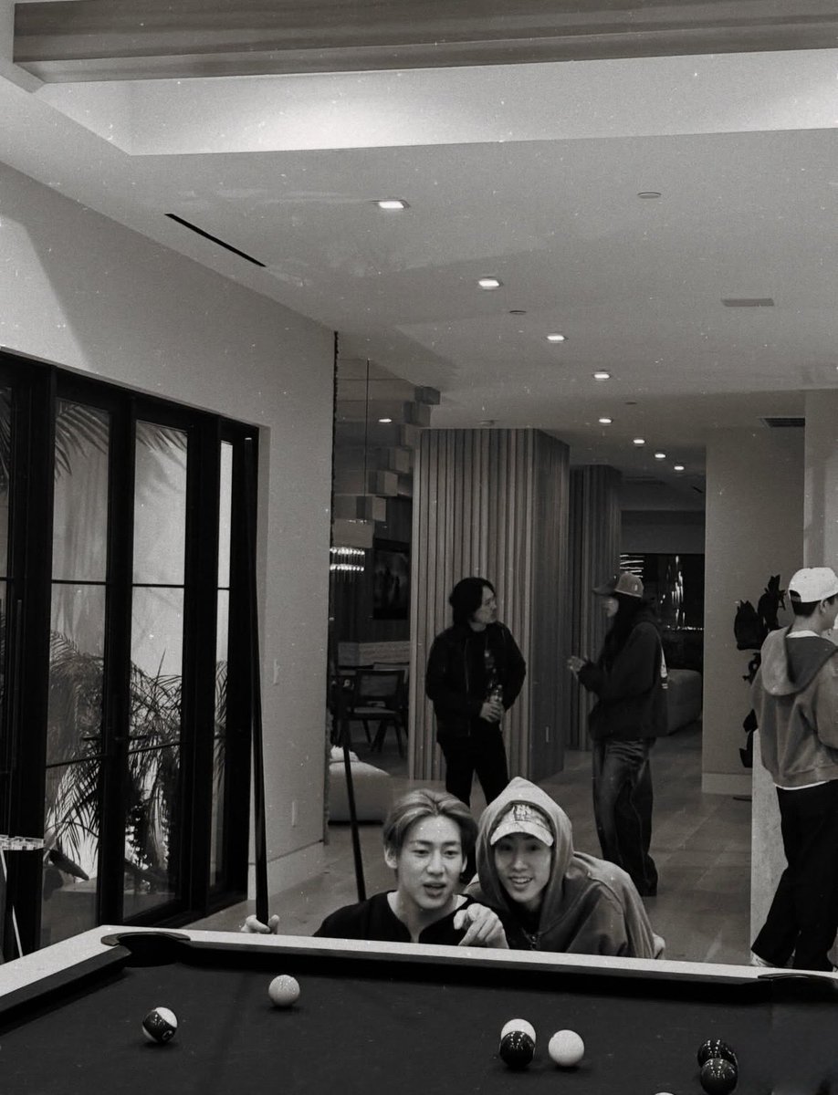 wwmarktuan's tweet image. 260424 BamBam shared some pics with Mark on IG 

LA 🌆

🔗 instagram.com/p/DXhvgblk9ip 

#MarkTuan #BAMBAM
 @marktuan @DNAmngmnt