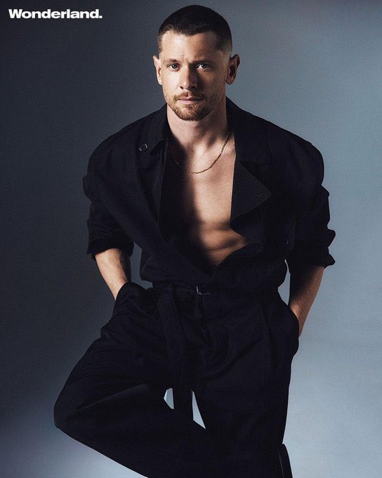 jack o’connell’s left pinky tweet media