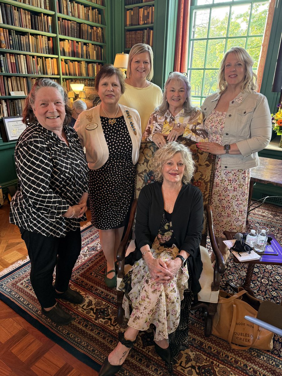 Ahinkle36's tweet photo. Grateful for the support of @KEDCGrants &amp; the incredible resources they provide. I had the opportunity to attend a thoughtful, in-person event at Oxmoor Farm featuring award-winning author Kim Michele Richardson and her latest book, The Mountains We Call Home. @passport2lead https://t.co/lSOautM31R