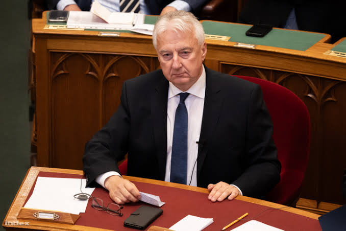 Zsolt Semjén, Deputy Prime Minister has given his resignation to his party KDNP (Fidesz coalition) after a victim of sexual assault as a minor gave an interview to Kontroll.

However, the party has rejected his resignation

Semjén has been a suspect of child abuse for a long time