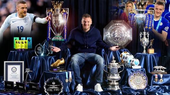 Jonathan tweet media