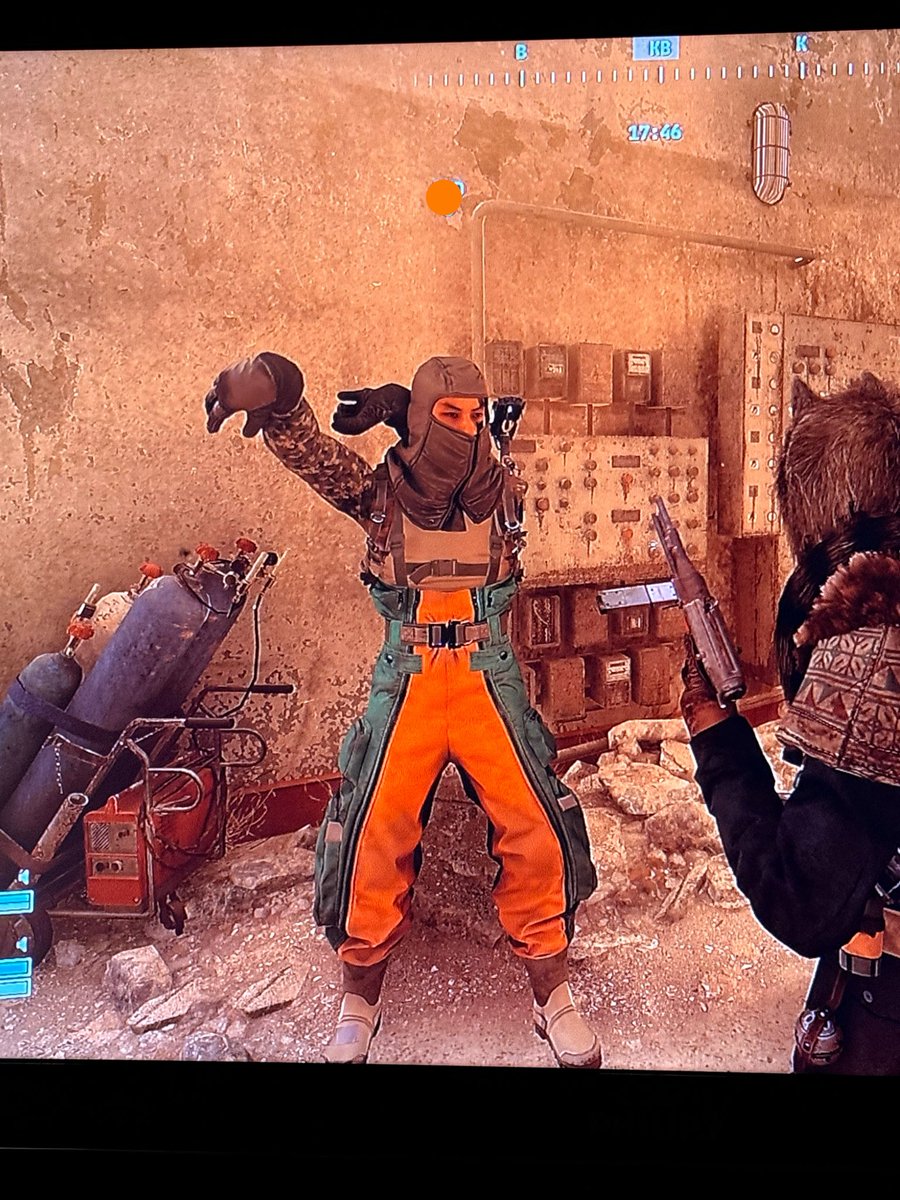 danyammmmaf's tweet photo. What type of pose is this?? #arcraiders #bug https://t.co/E5Hub04wFe