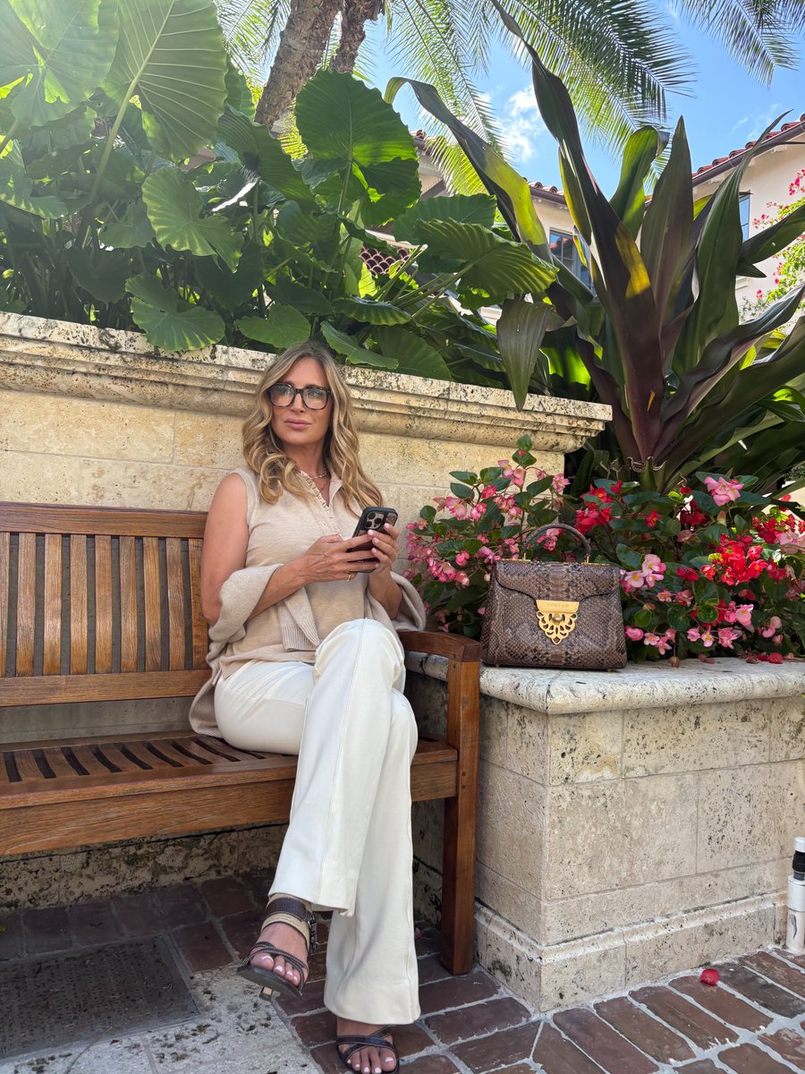 SonjatMorgan's tweet image. Doing cameos 💖 

Need a gift for your graduate? 

Book your personalized video ⬇️ 
🔗 cameo.com/sonjatmorgan?a…

#Cameo #GiftIdea #Grad #BirthdayGift #Personal #Wedding #NewYear