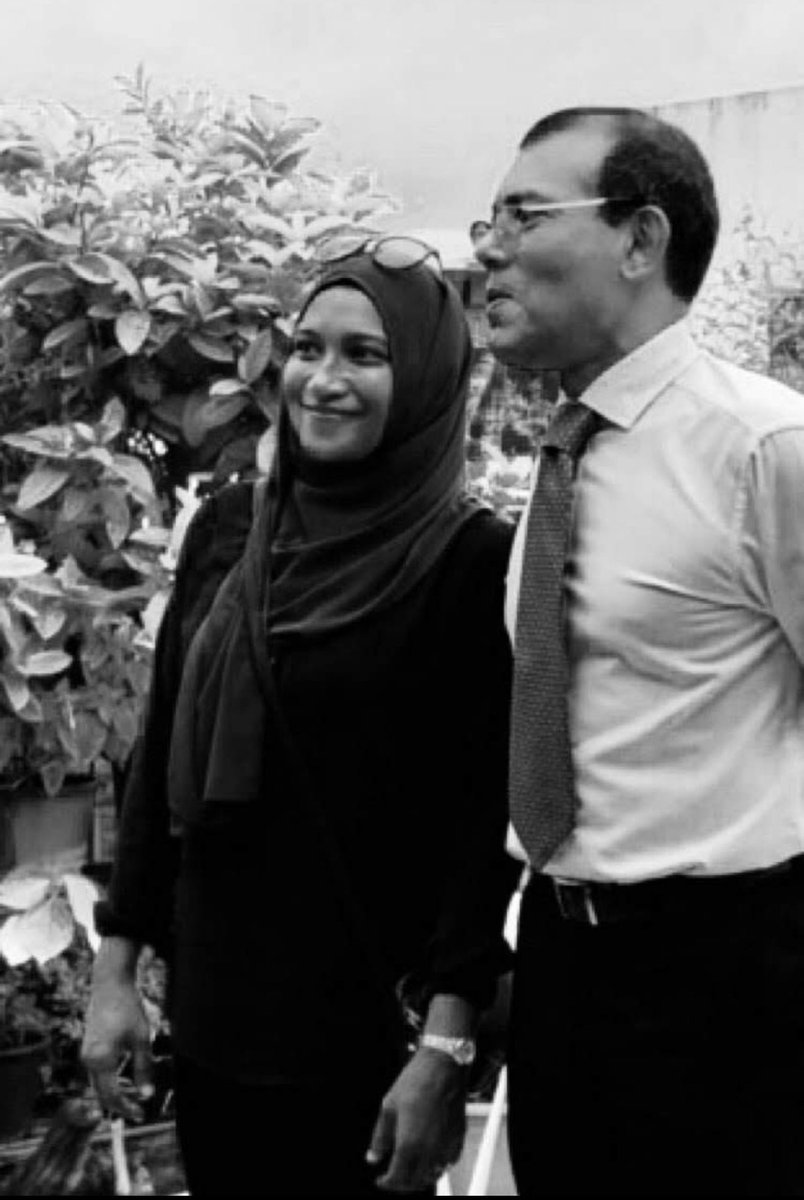 sakkoshareef's tweet photo. އެމް.ޑީ.ޕީގެ ޗެއަރޕާސަންކަމަށް މުޙައްމަދު ނަޝީދު (އަންނި)✅
މިފަހަރުވެސް މިމީހާ އާއި އެކު💛
@MohamedNasheed 

#AnniForMDPCP
#BoduBadhalu
#VoteAnni https://t.co/VosaclMXJR
