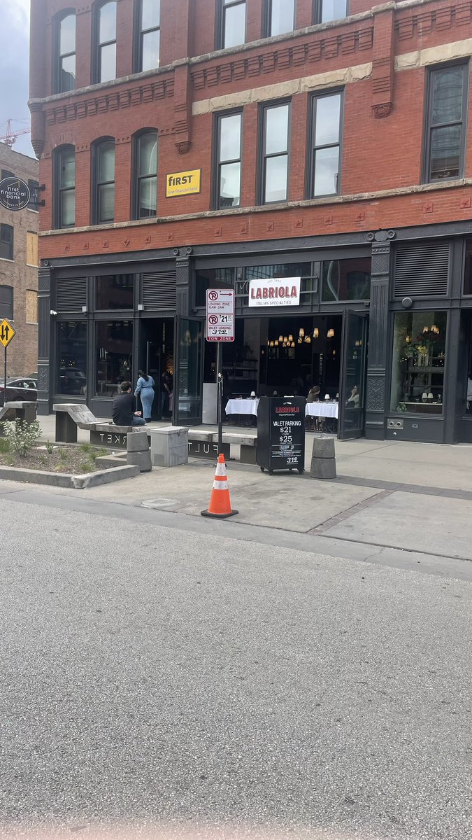 WestLoopTom tweet media