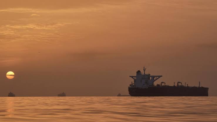 🚨 BREAKING: IRAN’S “SHADOW FLEET” IS BEING HUNTED

An Iranian-flagged tanker tried to slip through a U.S. naval blockade by going dark.

It didn’t work.

The tanker Dorena was intercepted and escorted by a U.S. Navy destroyer off India’s west coast.