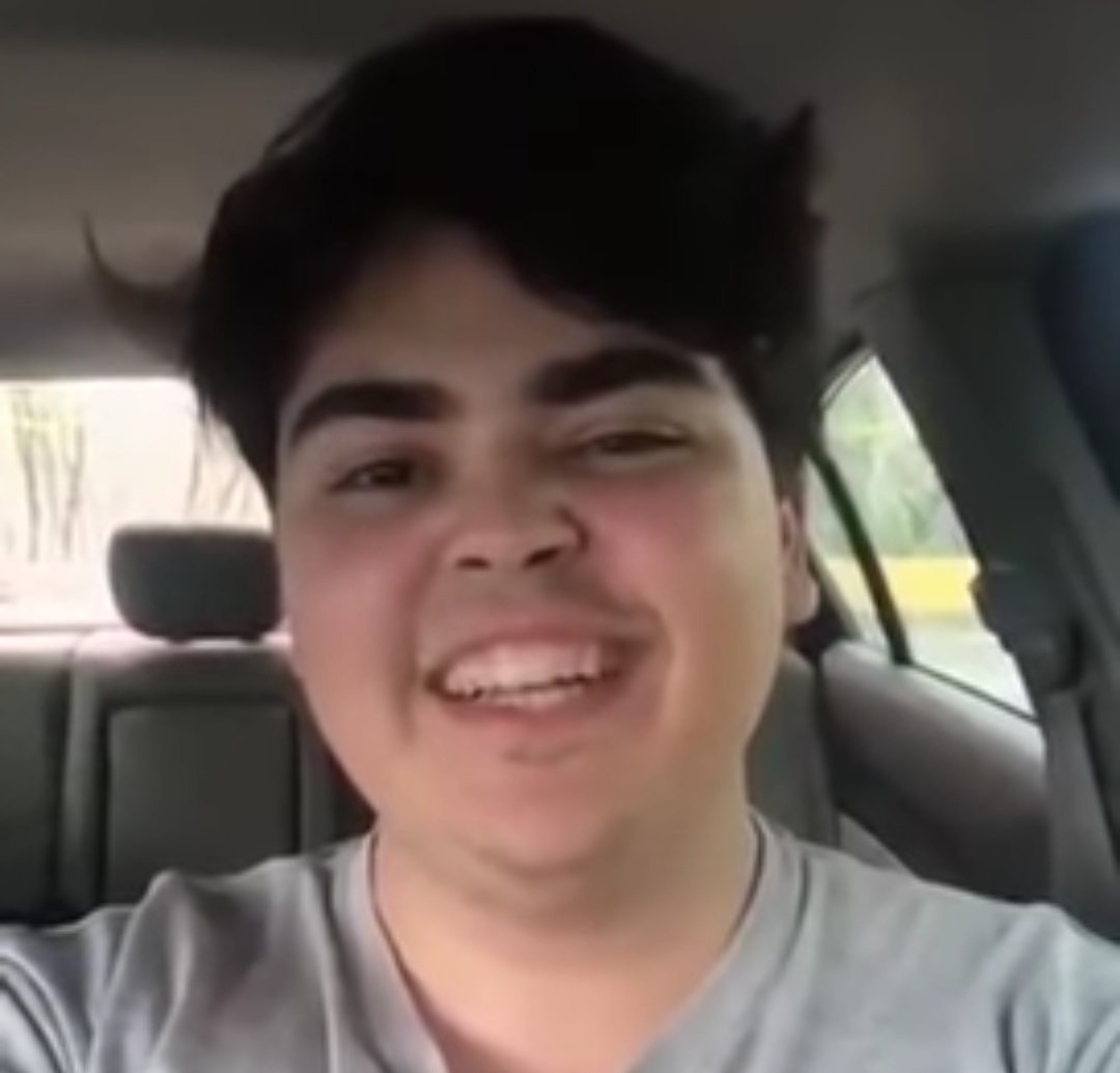 pior que ele parece muito com a lenda