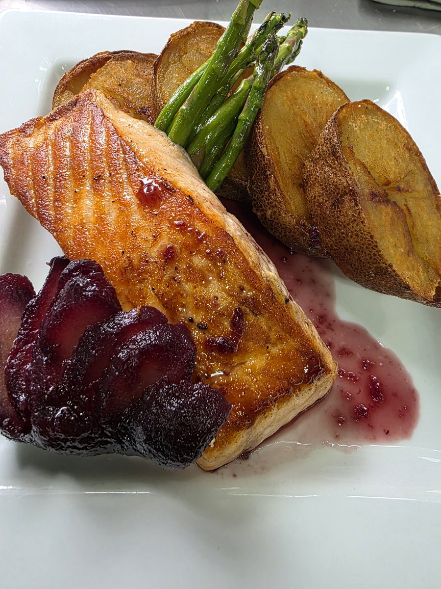 chef_digi's tweet photo. Steelhead Salmon this weekend! 😁 https://t.co/ugXx0ENnUo