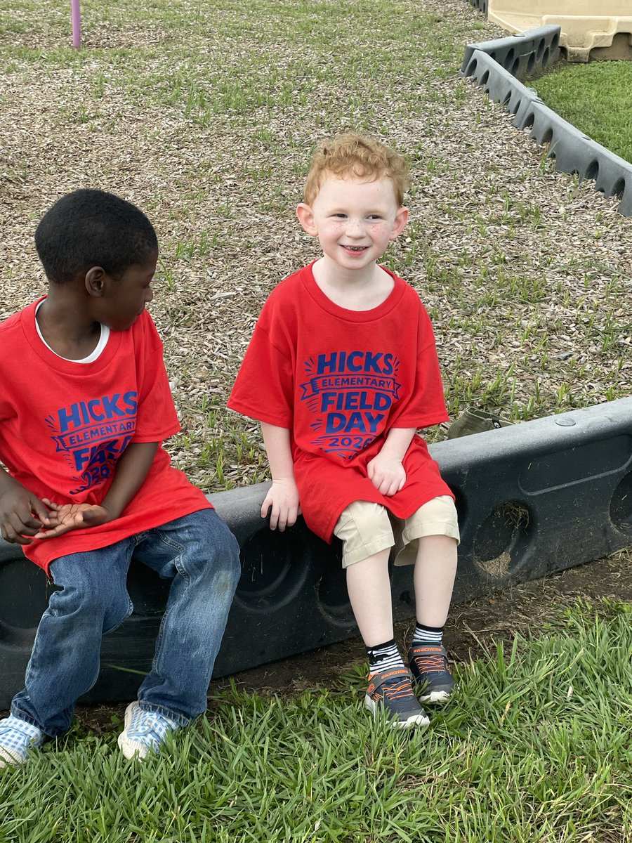 MrsHicks's tweet photo. Field day was a blast! 
#makingmemories #fieldday #prek https://t.co/tOmsEhrMkM