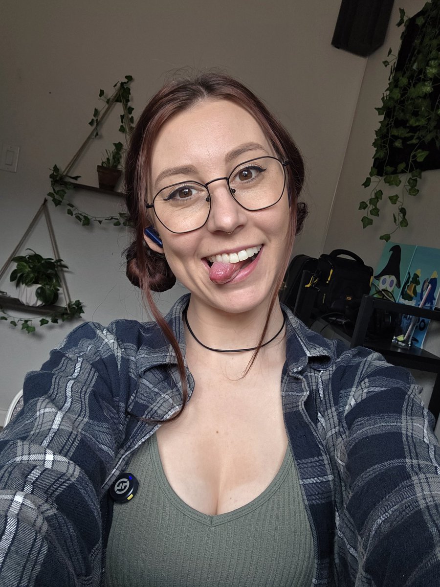 Purple go brrrrrr 🟣 beers, chats &amp; games. Come say hi?