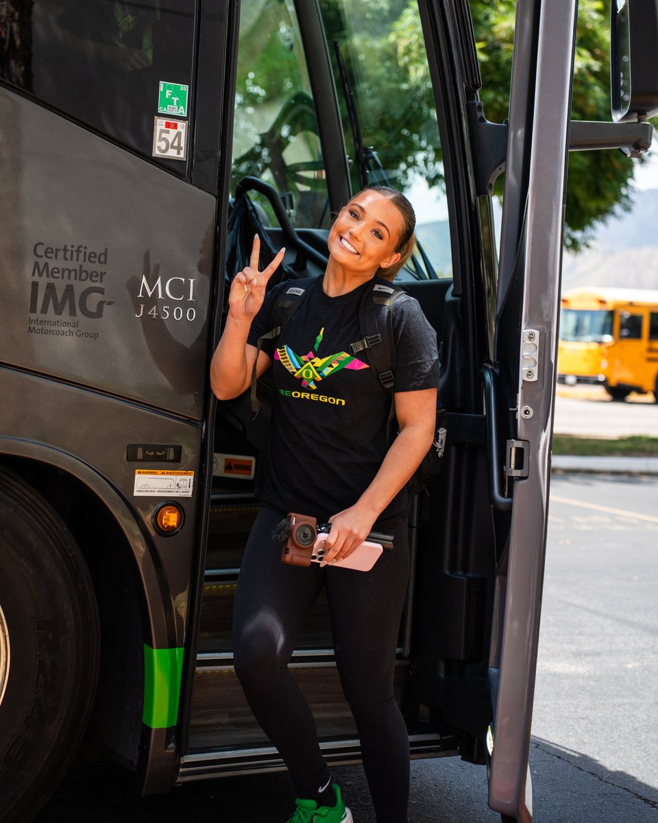 OregonAcroTumb's tweet image. Here come the Ducks!

#GoDucks | #Power