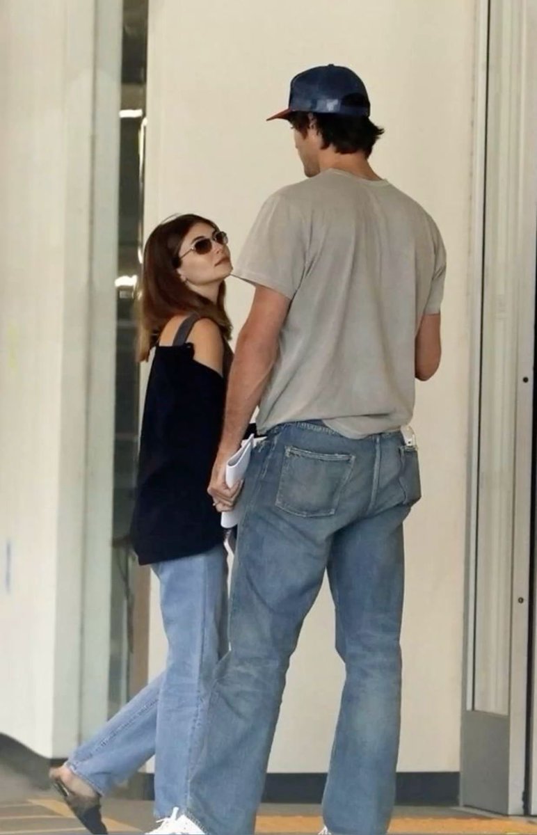 renata ✶ tweet media