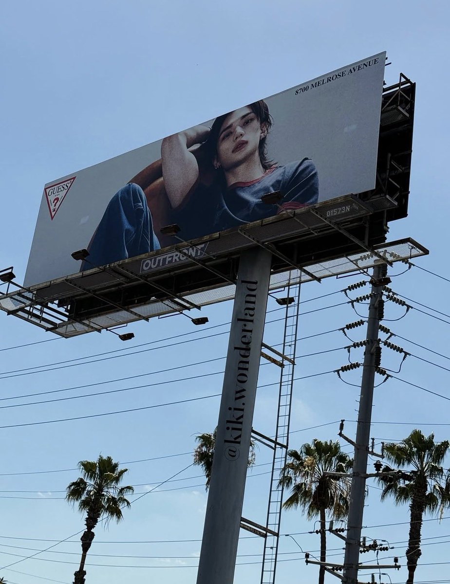 HYUNJIN VIRAL tweet media