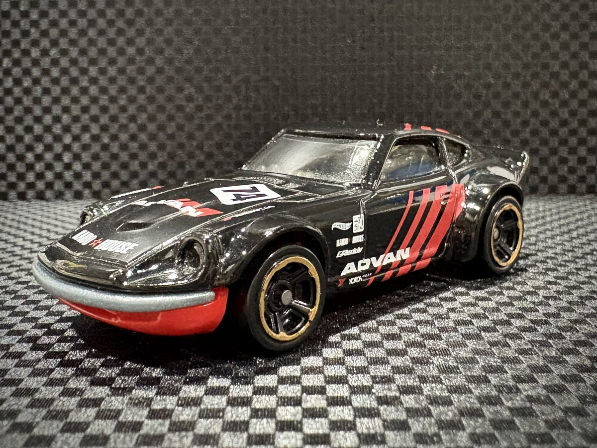 2022Kyo's tweet image. NISSAN FAIRLADY Z
こちらは2017年発売のキャスト
街道ハウスにアドバンカラーって情報量多いな
ベーシックでアドバンカラーが手に入るのは嬉しいよね
HW Retake No.9 現在所有数1台
#ホットウィール
#hotwheels
#nissan