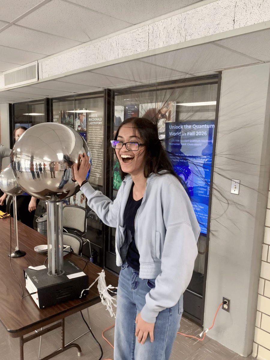 KSUPhysics's tweet image. That’s a wrap on #KState Open House 2026! ⚛️🍦
From the Union to Cardwell Hall, the energy was electric! ⚡️

Thanks to our Physics Club stars (V. Sanders, Z. Holdsworth, C. Chacon, J. Cox, S. Dayal) for the hit LN2 ice cream, and our faculty/staff crew: B. Fennell, V. Kumarappan,