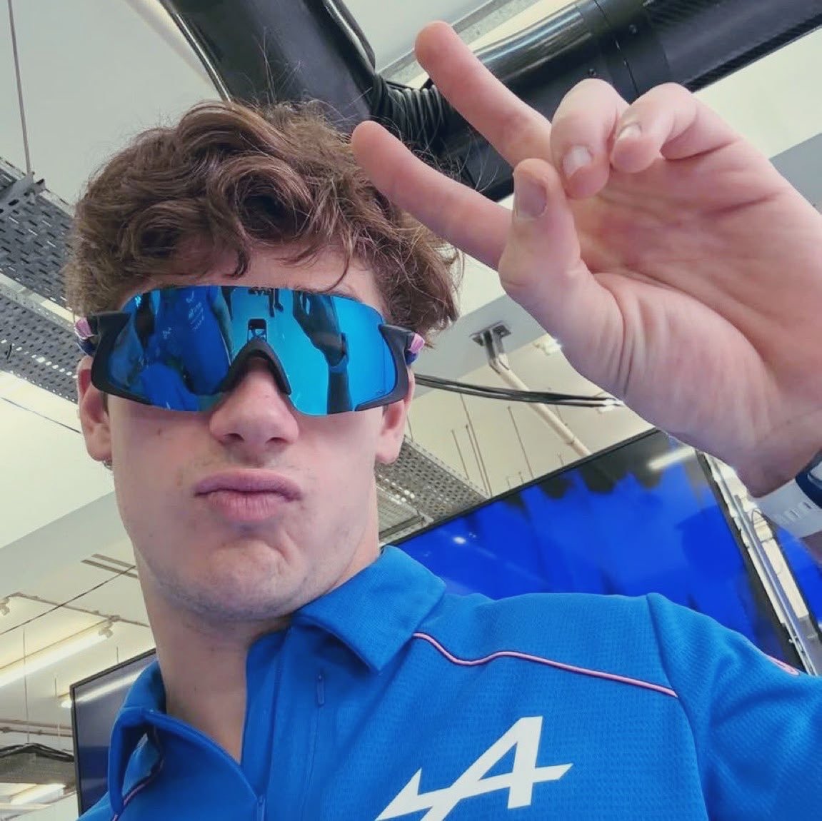 T𝐢𝐳𝐳𝐲𝐲⁴³¹⁶ tweet media