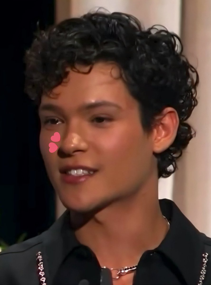 omar’s nose appreciation tweet media