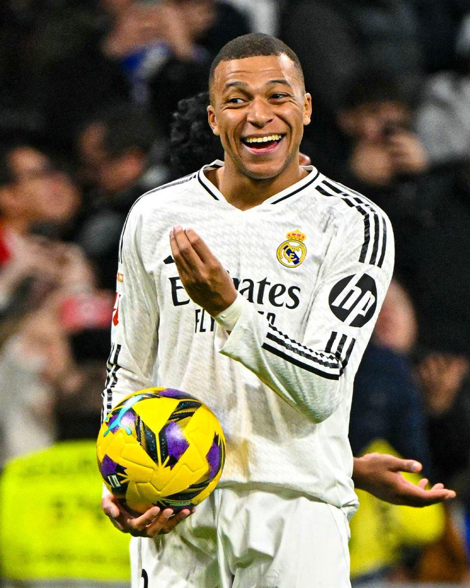 🚨 DECLA |

🤕 Alvaro Arbeloa sur Kylian Mbappé :

🗣️“Il avait un inconfort, je ne sais pas. Nous verrons dans les prochains jours !”