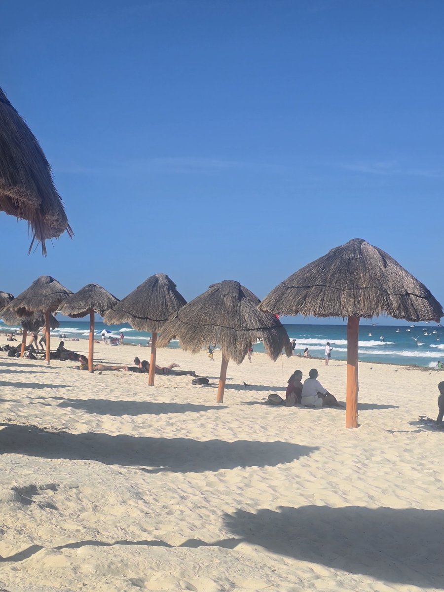 Un rato de playa... Alguna chica o pareja por aquí? 👀🔥