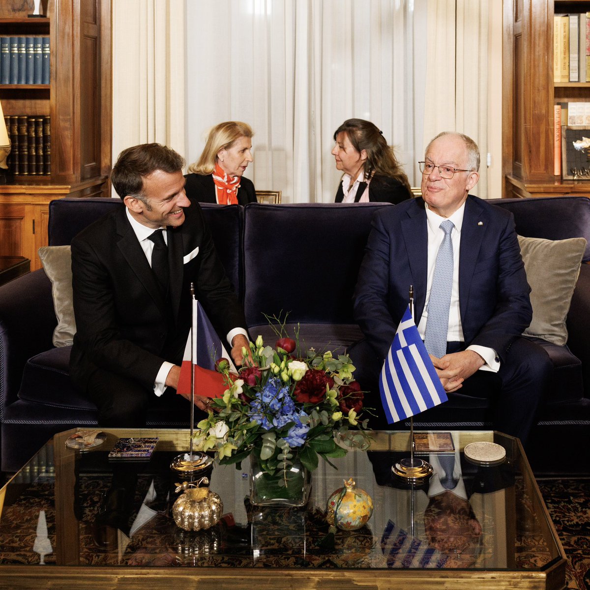 Emmanuel Macron tweet media