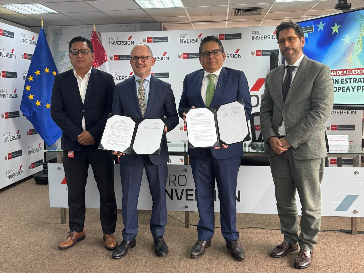 UEenPeru's tweet image. 🇪🇺🤝🇵🇪 La Unión Europea y @ProInversionPe impulsan nueva etapa de inversiones sostenibles en Perú.

En el marco de #GlobalGateway, la UE apoyará preparación y financiación de iniciativas en sectores como transporte sostenible, conectividad, agua y saneamiento, etc.

(1/2)