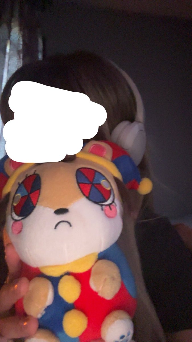 sasha🥒rip caine tweet media